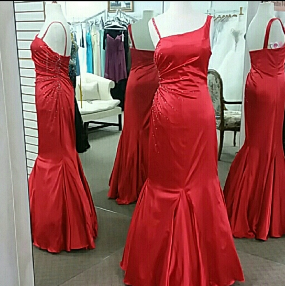 RED Studio 17 Prom Dress